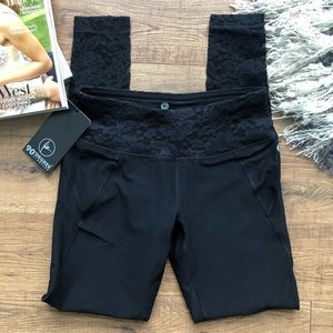 90 Degree by Reflex Small Black lace Leggings